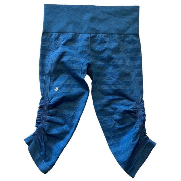 Lululemon Blue Stripped Ruched Cropped Leggings Size 6 - Picture 1 of 4
